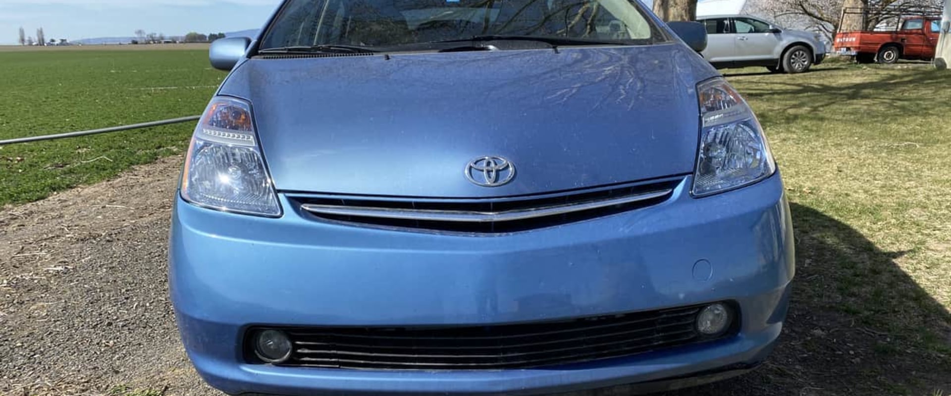 Understanding Flickering Headlights: Tips and Techniques for Car Maintenance and Repair